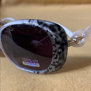 😎 Classy Italian Buckle Design Full UV Sunglasses